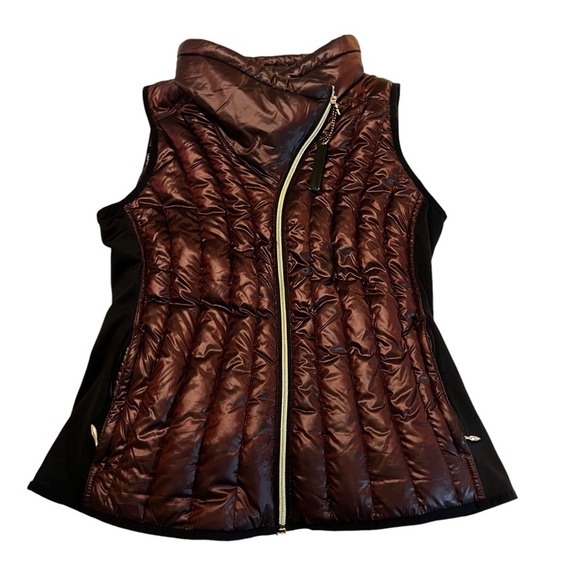 Calvin Klein Performance Mock Neck Down Lightweight Vest in Burgundy funnel neck - Picture 9 of 13